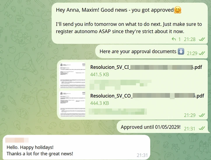 Screenshot of a client's WhatsApp conversation with EspañaGo about their Spain visa